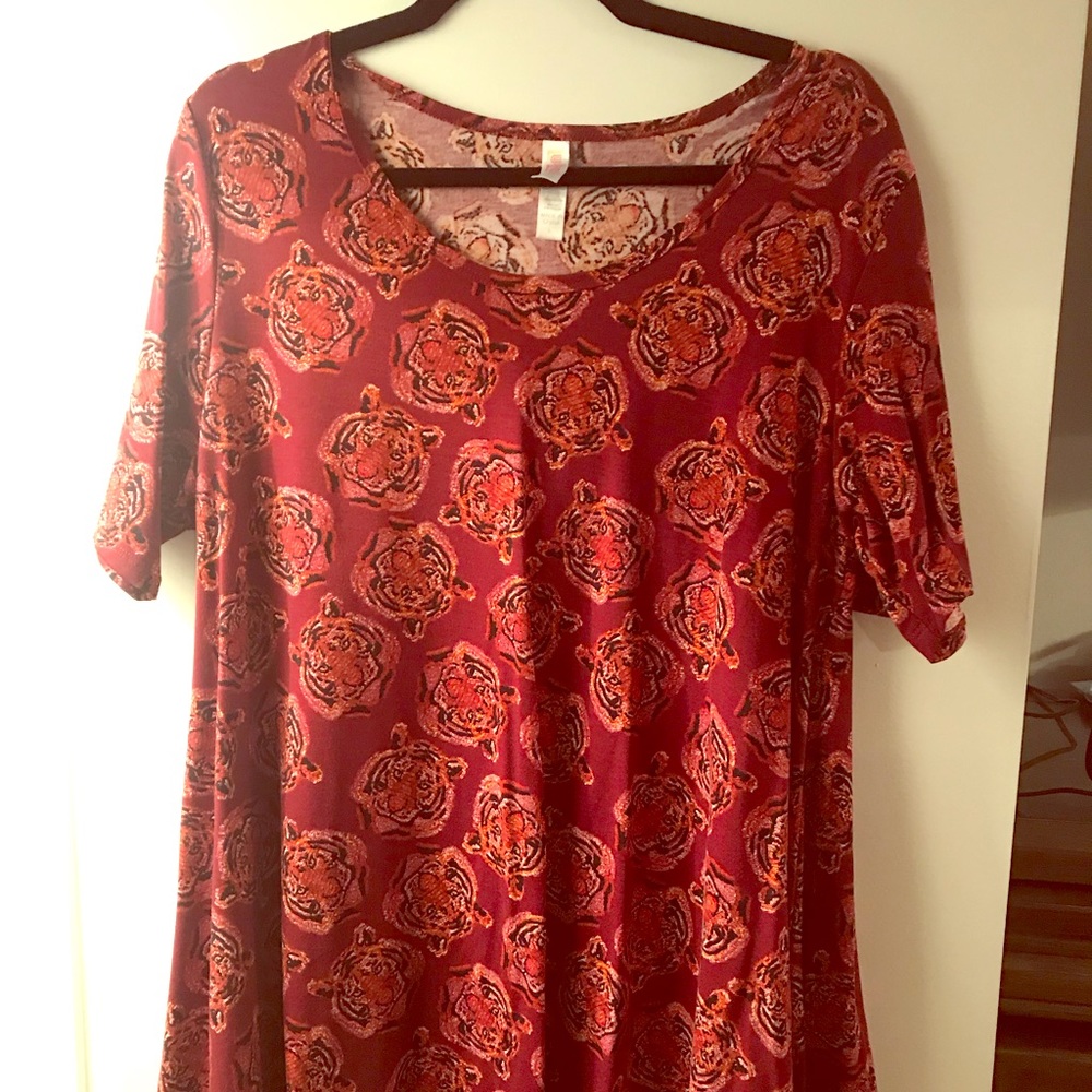 Lularoe Perfect T large Tigers